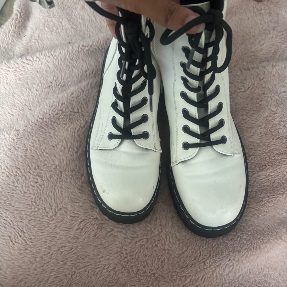 UNIONBAY White and Black Combat Boots
